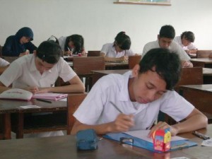 soal listening bahasa inggris sma kelas 11golkes