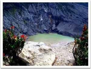 legenda tangkuban perahu dalam bahasa inggris